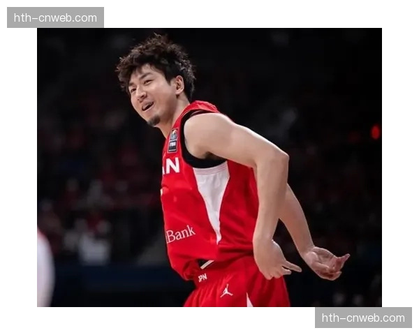 日本男篮重点演练无球进攻战术，打破传统位置分工强调流动性