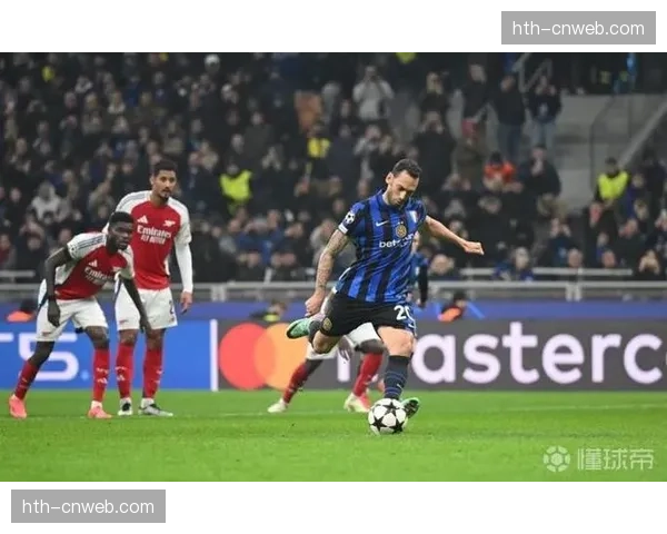 半场战报:国米1-0领先AC米兰,恰尔汗奥卢点射破门 半场战报:国米1-0领先AC米兰,恰尔汗奥卢点射破门