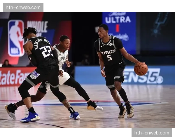 国王客场不敌鹈鹕,福克斯空砍38分 国王客场不敌鹈鹕,福克斯空砍38分