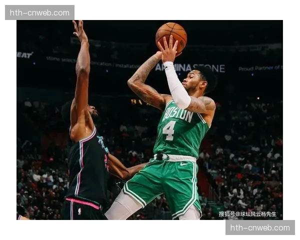 特写：赛后更衣室，凯尔特人球员佩戴的腿部肌肉状态监测设备显示普遍疲劳