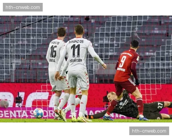 现场：对阵美因茨，勒沃库森开场20秒完成从门将到进球的全场传递